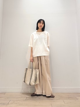 「URBAN RESEARCH DOORS（アーバンリサーチドアーズ）のリネンレーヨンバックリボンブラウス（シャツ/ブラウス、ホワイト系）」を使った、くどうさん（レディース・157cm）の夏コーディネート