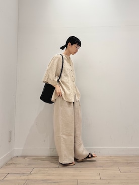 「かぐれ（カグレ）のウエストギャザーリネンパンツ（その他パンツ、ベージュ系）」を使った、くどうさん（レディース・157cm）の夏コーディネート