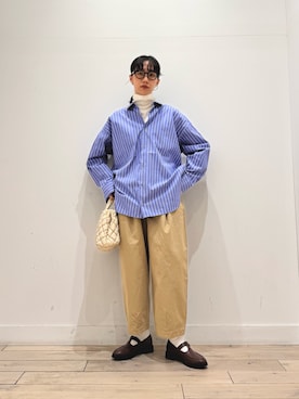 「かぐれ（カグレ）のコットンストライプレギュラーシャツ（シャツ/ブラウス）」を使った、くどうさん（レディース・157cm）の秋コーディネート