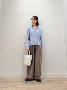 「RODE SKO（ロデスコ）のプチレザーポケットチャームトート（Tote、シルバー系）」を使った、くどうさん（レディース・157cm）の秋コーディネート