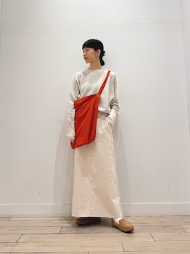 「アイテム（スリッポン）」を使った、くどうさん（レディース・157cm）の秋コーディネート