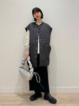 「アイテム（ダウンベスト）」を使った、くどうさん（レディース・157cm）の秋コーディネート