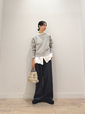 「URBAN RESEARCH DOORS（アーバンリサーチドアーズ）のコンパクトラメスウェット 26AW | 大人カジュアル/リラクシー/裏毛/プルオーバー（Sweatshirt、グレー系）」を使った、くどうさん（レディース・157cm）の秋コーディネート