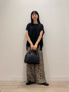 「URBAN RESEARCH DOORS（アーバンリサーチドアーズ）の『接触冷感/吸水速乾/イージーケア』フラワープリントドライタッチリラックスパンツ（その他パンツ）」を使った、くどうさん（レディース・157cm）の夏コーディネート