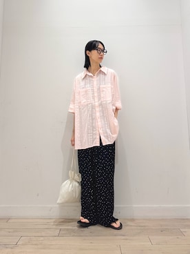 「URBAN RESEARCH Sonny Label（アーバンリサーチサニーレーベル）のコットンサッカーオーバーシャツ（シャツ/ブラウス、ピンク系）」を使った、くどうさん（レディース・157cm）の夏コーディネート