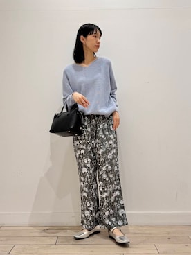 「フラワープリント」｜「アイテム（ニット/セーター）」を使った、くどうさん（レディース・157cm）の春コーディネート