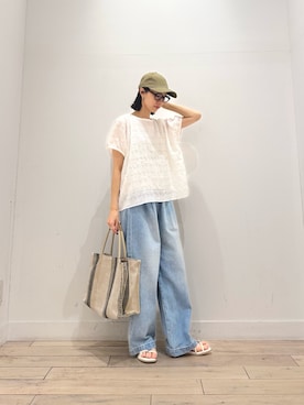 「かぐれ（カグレ）のフェードデニムイージーパンツ（デニムパンツ、ブルー系）」を使った、くどうさん（レディース・157cm）の夏コーディネート
