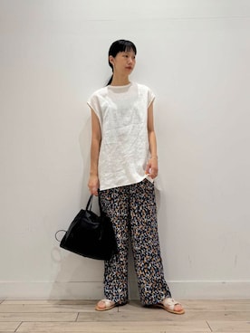 「フラワープリント」｜「アイテム（アクセサリー）」を使った、くどうさん（レディース・157cm）の夏コーディネート