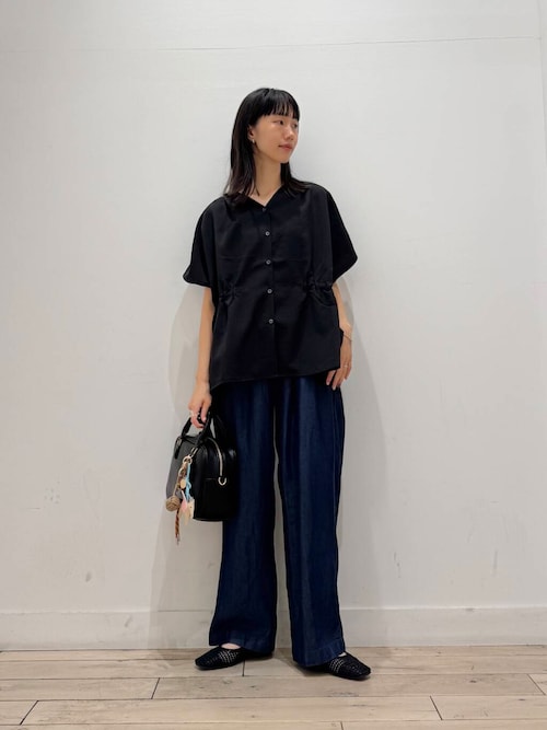 【新品・タグ付き】 DOORS Vネックウエストギャザーブラウス　BLACK アーバンリサーチ ドアーズ URBAN RESEARCH DOORS Vネック
