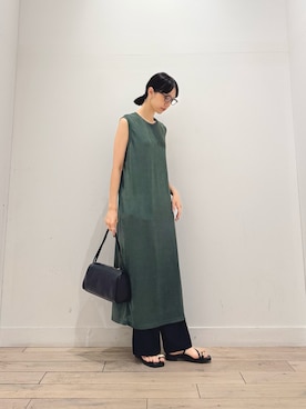 「URBAN RESEARCH DOORS（アーバンリサーチドアーズ）の『別注』Audrey and John Wad×DOORS　シャイニーベアフライスワンピース（ワンピース、グリーン系）」を使った、くどうさん（レディース・157cm）の夏コーディネート