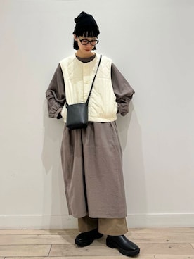 「アイテム（ダウンベスト）」を使った、くどうさん（レディース・157cm）の秋コーディネート