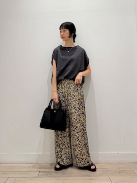 「フラワープリント」｜「アイテム（アクセサリー）」を使った、くどうさん（レディース・157cm）の夏コーディネート