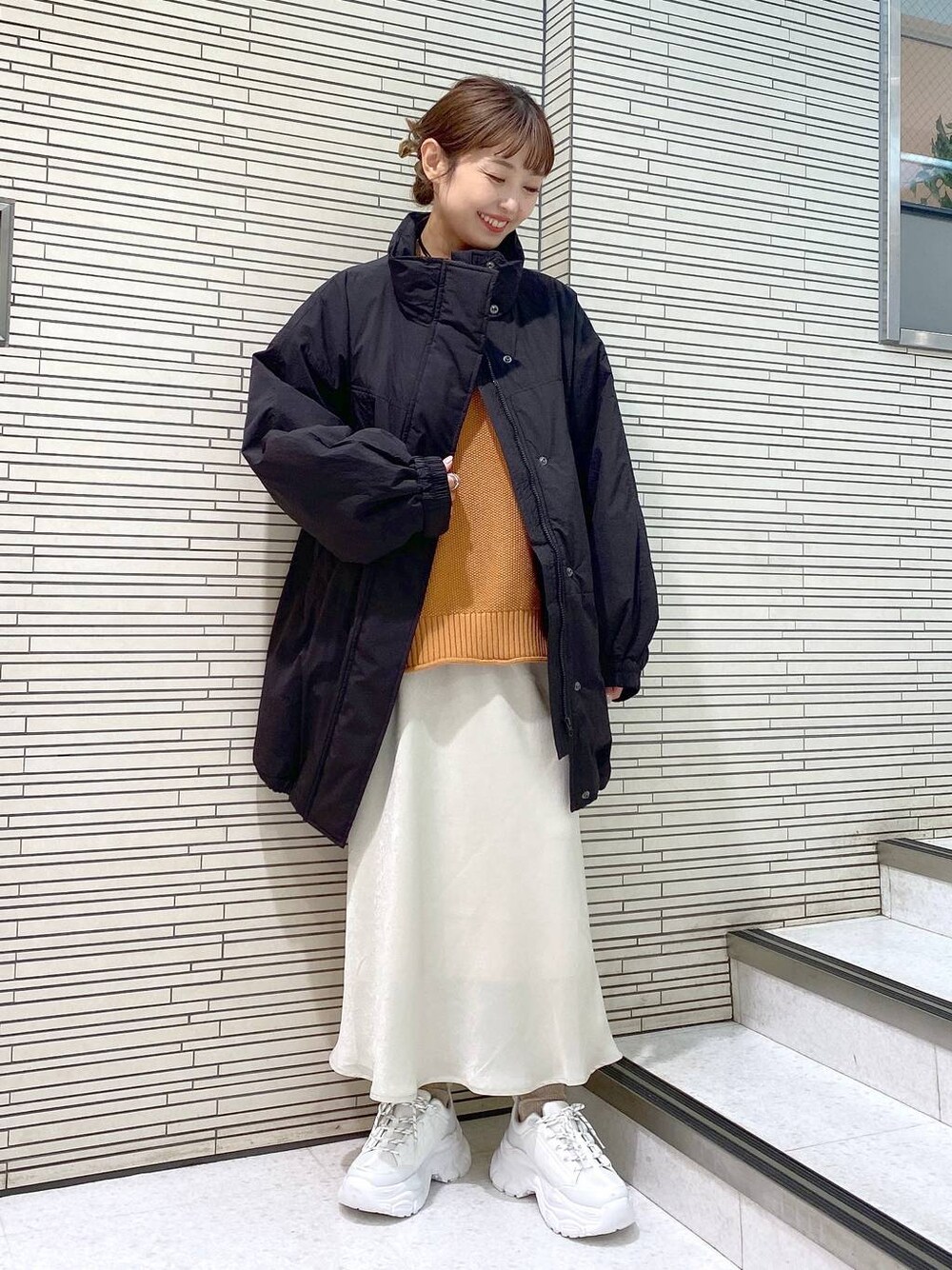 「体型カバー、ラフ、女子ウケ、着痩せ・細見え、着痩せ、アウター、骨格ストレート」｜「LOWRYS FARMのモンスターコート　906748（ダウンジャケット/コート、ブラック系）」を使った、ayamaruさん（レディース・158cm）の秋コーディネートの1枚目の写真
