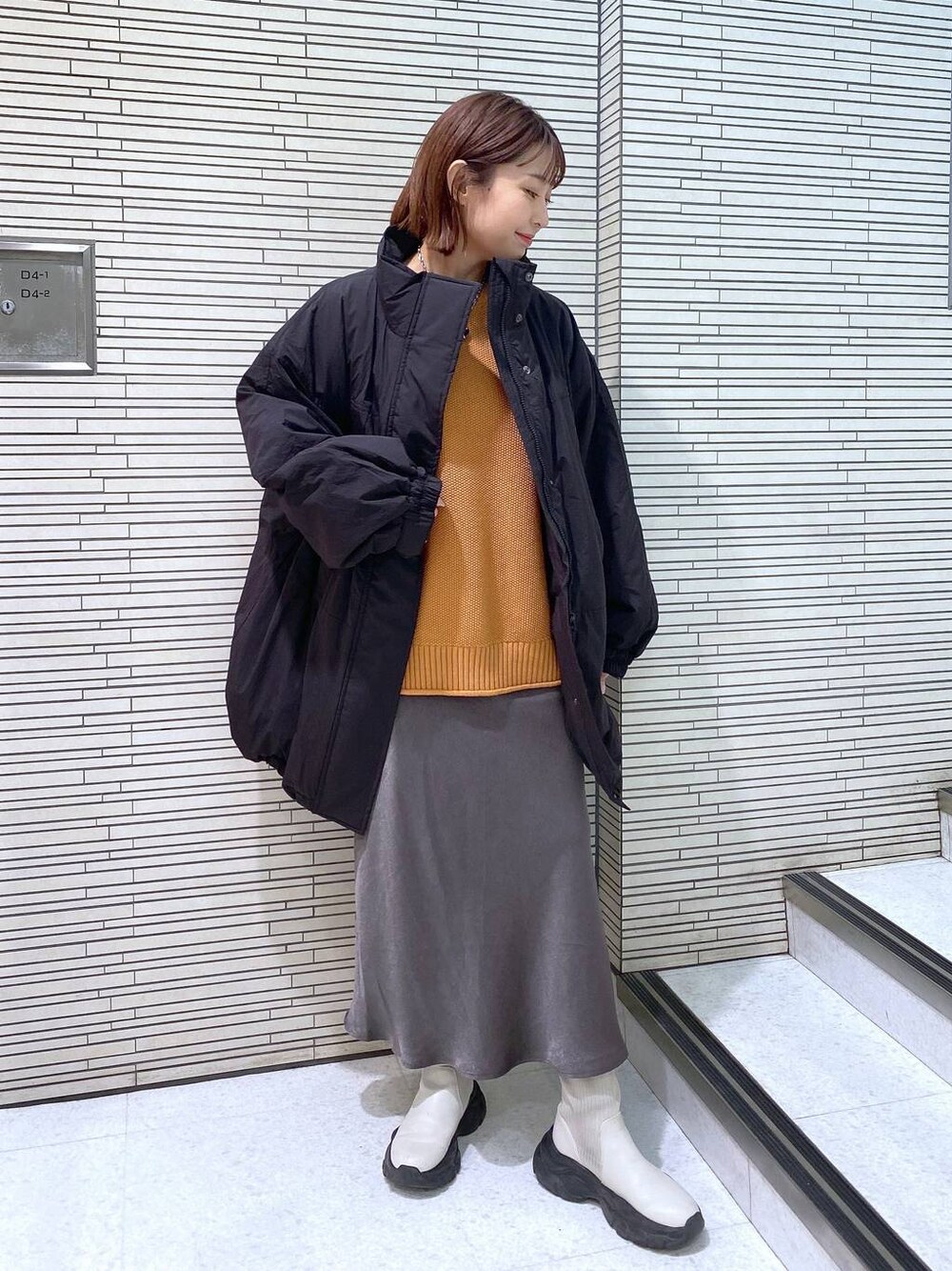 「体型カバー、ラフ、女子ウケ、カジュアル、着痩せ・細見え、着痩せ、アウター」｜「LOWRYS FARMのモンスターコート　906748（ダウンジャケット/コート、ブラック系）」を使った、ayamaruさん（レディース・158cm）の冬コーディネートの1枚目の写真