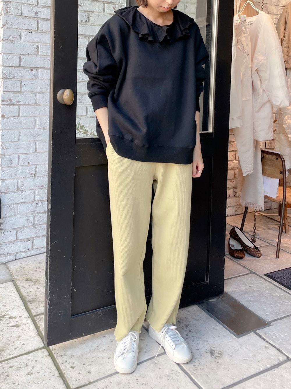 「pualcecin、ピュアルセシン、秋のコーデ、オトナカジュアル、秋、休日コーデ、休日スタイル、大人女子、スウェット、ワイドパンツ」｜「PUAL CE CINの裏起毛プルオーバー（スウェット、ブラック系）」を使った、サカグチさん（レディース・160cm）の秋コーディネートの1枚目の写真