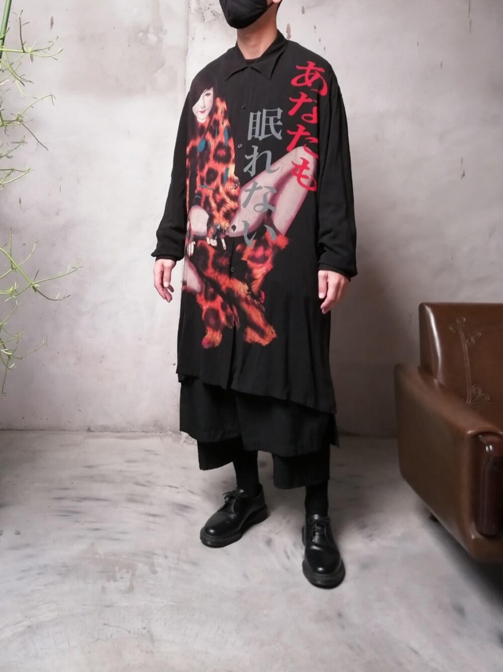 「秋冬コーデ、おしゃれさんと繋がりたい、BLACKSCANDAL、yohji yamamoto pour homme、yohji yamamoto 、モード、モード系、あなたも眠れない、ブラックコーデ、ブラック、シャツスタイル」｜「BLACK Scandal Yohji YamamotoのYohji Yamamoto [BS ONNAブラウス]（シャツ/ブラウス、ブラック系）」を使った、ryoさん（メンズ・172cm）の秋コーディネートの1枚目の写真