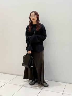 「アイテム（スカート、グレー系）」を使った、shokoさん（レディース・157cm）の秋コーディネート