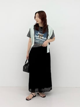 「URBAN RESEARCH（アーバンリサーチ）の『別注』J.J.Mercer×URBAN RESEARCH　PHOTO PRINT T-SHIRTS（Tシャツ/カットソー、グレー系）」を使った、shokoさん（レディース・157cm）の夏コーディネート