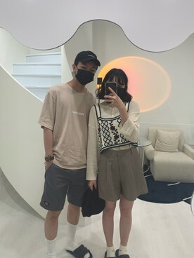 「Dickies（ディッキーズ）のアイテム（パンツ、グレー系）」を使った、Floraaaさん（レディース）の秋コーディネート