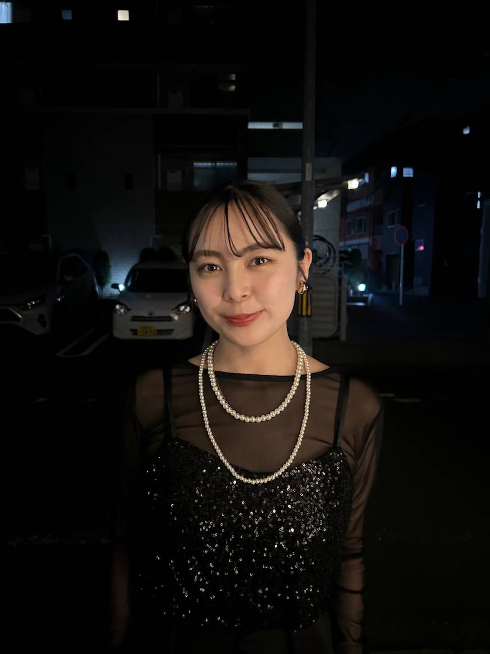 「結婚式2次会、きれいめ、骨格ストレート」｜「A part byのスパンコールキャミチュニック（キャミソール、ブラック系）」を使った、tsukemonoemiさん（レディース・160cm）の春コーディネートの1枚目の写真