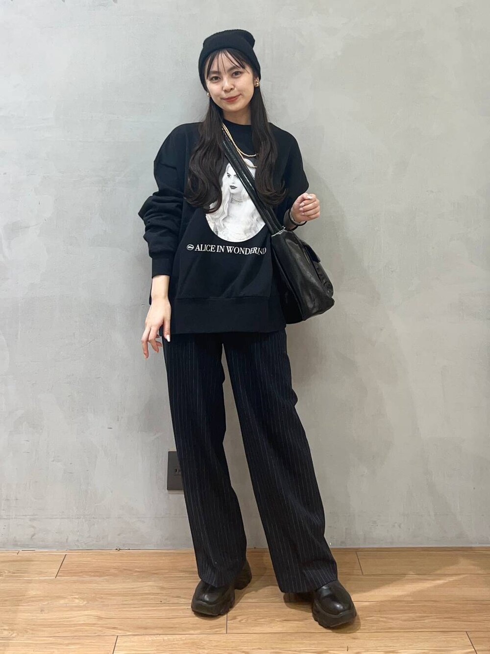 綺麗めカジュアル　大人のスウェット使いなトップス img_dc4cf510c55817611f4c65a1f4