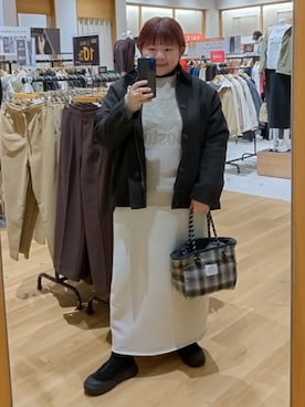 「ナロースカート」｜「アイテム（ステンカラーコート）」を使った、coen みー子さん（レディース・162cm）の冬コーディネート