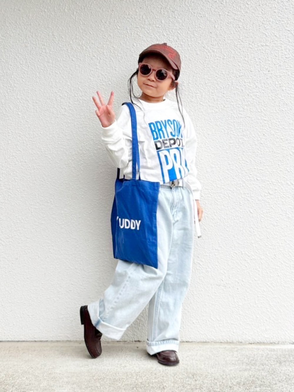 「春めき満開コーデ、ロンT、古着MIX、春コーデ、デニム、淡色コーデ、春色、キャップ、カジュアルコーデ、ローファー、トートバッグ、プチプラ、タックイン、シンプルコーデ」｜「The animals observatoryのThe Animals Observatory / キャップ（ハット、ブラウン系）」を使った、asairo 𓇼 さん（キッズ・120cm）の春コーディネートの1枚目の写真
