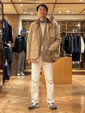 「Barbour（バブアー）の【別注】Barbour / OLD BEDALE ポリエステルコットン ジャケット（ブルゾン、ベージュ系）」を使った、BEAMS Fさん（メンズ・170cm）の夏コーディネート