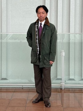「Barbour（バブアー）の【別注】Barbour / BEAUFORT ウォッシュド ジャケット（ブルゾン、グリーン系）」を使った、BEAMS Fさん（メンズ・174cm）の秋コーディネート