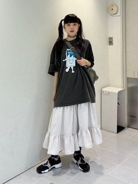 「International Gallery BEAMS（インターナショナルギャラリービームス）のInsonnia Projects / Blur Coffee & TV グラフィック Tシャツ（Tシャツ/カットソー、ブラック系）」を使った、BEAMS Fさん（メンズ・170cm）の夏コーディネート