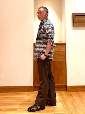 「BRILLA per il gusto（ブリッラペルイルグースト）の【別注】GUY ROVER / 2ポケット コットン グレーチェック シャツブルゾン（ブルゾン、グレー系）」を使った、BEAMS Fさん（メンズ・174cm）の秋コーディネート