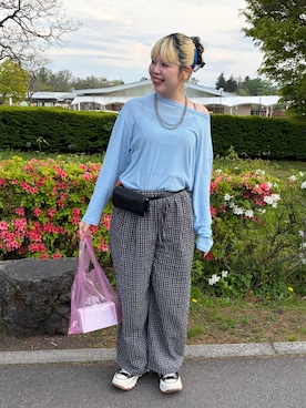 「LOWRYS FARM（ローリーズファーム）のＵＳＥＦＵＬシアープルオーバー　580950（Tシャツ/カットソー、ブルー系）」を使った、みおちんさん（レディース・167cm）の春コーディネート
