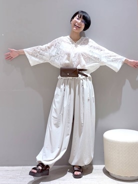 「LEPSIM（レプシィム）のパネルレースフーディー　670670（シャツ/ブラウス、ホワイト系）」を使った、おふくさん（レディース）の夏コーディネート