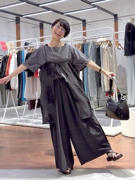 「LEPSIM（レプシィム）の《レプクル》オフショルワイドT　242876（Tシャツ/カットソー、グレー系）」を使った、おふくさん（レディース）の夏コーディネート