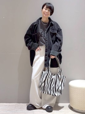 「LEPSIM（レプシィム）のフロントベルトパンツ　1061793（その他パンツ、ホワイト系）」を使った、おふくさん（レディース）の秋コーディネート