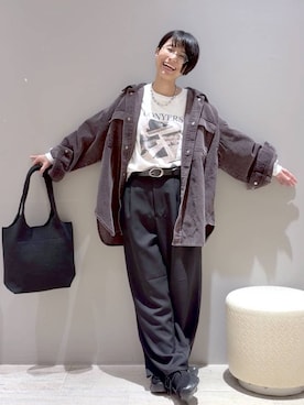 「LEPSIM（レプシィム）のワイドストレートパンツ　1047007（その他パンツ、ブラック系）」を使った、おふくさん（レディース）の秋コーディネート