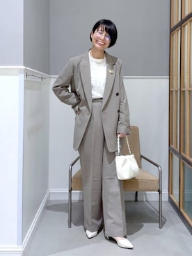 「アイテム（ブローチ/コサージュ）」を使った、おふくさん（レディース・158cm）の冬コーディネート