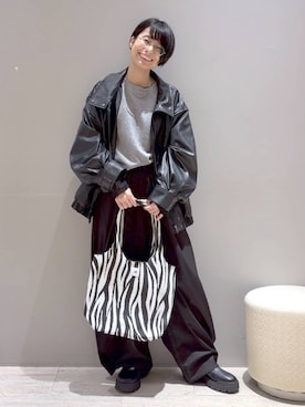 「LEPSIM（レプシィム）の裾ボタンイージーパンツAW　1066525（その他パンツ、ブラック系）」を使った、おふくさん（レディース）の秋コーディネート