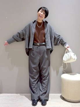 「LEPSIM（レプシィム）のワイドストレートパンツ　1047007（その他パンツ、グレー系）」を使った、おふくさん（レディース）の秋コーディネート