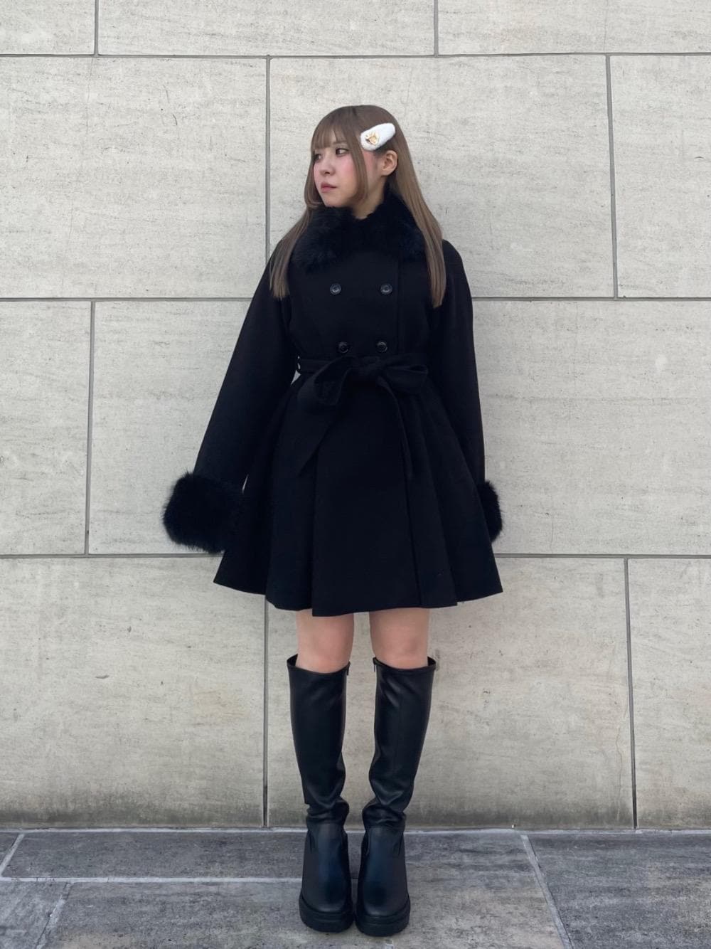 「デート、ミニ、MAJESTIC LEGON、モノトーンコーデ、低身長、マジェスティックレゴン、大人ファッション、骨格ストレート、推し活、ブルべ冬」｜「MAJESTIC LEGONの☆盛れるストレッチロングブーツ（ブーツ、ブラック系）」を使った、ちゃんみゆさん（レディース・147cm）の秋コーディネートの1枚目の写真