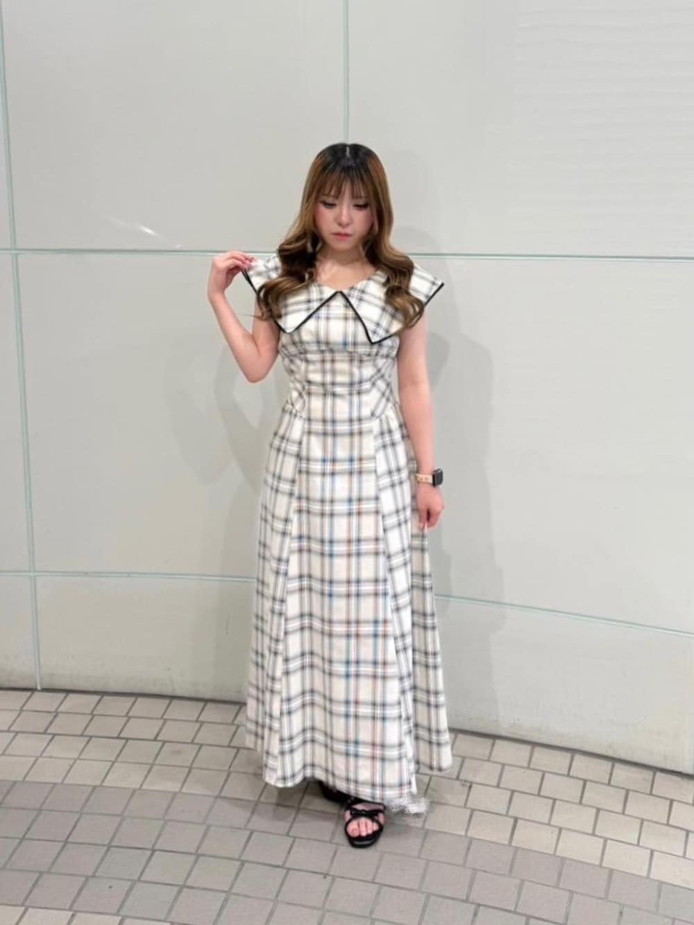 「デート、ガーリー、MAJESTIC LEGON、モノトーンコーデ、低身長、マジェスティックレゴン、大人ファッション、骨格ストレート、ブルべ冬、フェミニン 」｜「MAJESTIC LEGONのダブルリボンサンダル（サンダル、ブラック系）」を使った、ちゃんみゆさん（レディース・148cm）の夏コーディネートの1枚目の写真