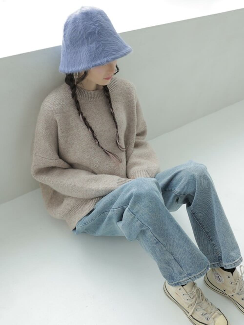「ハット、帽子、シャギー、ふわふわ、フェミニン、可愛い、ulysses、ユリシス」｜「LAFFMOのシャギーファーバケットハット（ハット、ブルー系）」を使った、Ulyssesさん（レディース・163cm）の冬コーディネートの1枚目の写真