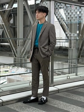 「HEREU（ヘリュー）のアイテム」を使った、EDIFICE OFFICIALさん（メンズ・170cm）の春コーディネート