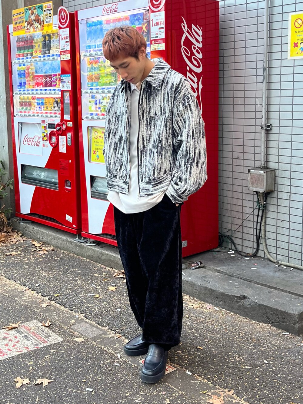 「CASPER JOHN、ブルゾン、アラビアンパンツ、レイヤードスタイル、革靴、ローファー、冬コーデ」｜「CASPER JOHNのB-3 gimmick flight blouson/B-3 ギミックフライトブルゾン（ブルゾン、ホワイト系）」を使った、YOSHIさん（メンズ・171cm）の冬コーディネートの1枚目の写真