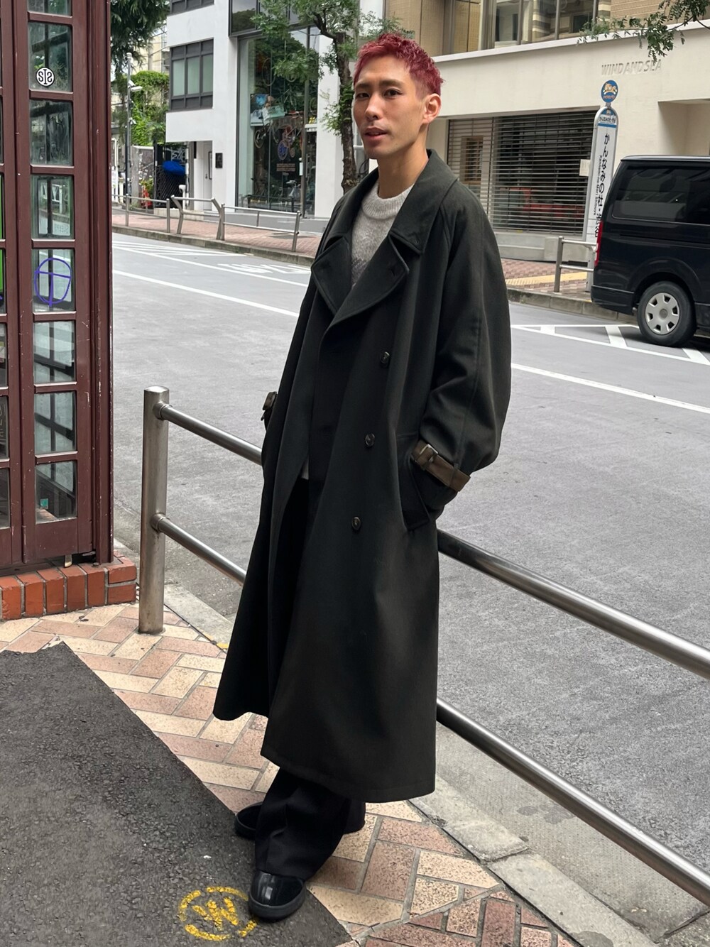「秋服まるっと大公開、CASPER JOHN、ロングコート、秋冬コーデ、オーバーコート、スラックス、ローファー、革靴」｜「CASPER JOHNのWool melton over coat/ウールメルトンオーバーコート（ステンカラーコート、グリーン系）」を使った、YOSHIさん（メンズ・171cm）の秋コーディネートの1枚目の写真