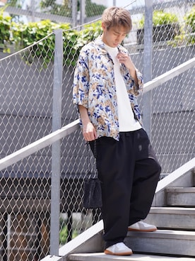 デニムパンツを使った ボタニカル柄 のメンズ人気ファッションコーディネート Wear