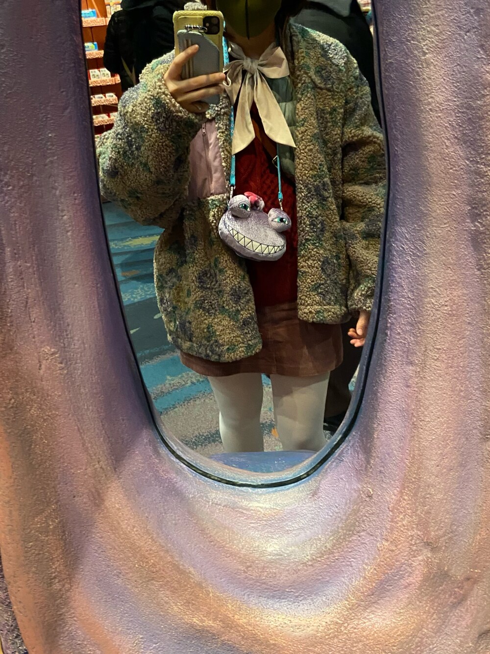 「ディズニーシー」｜「jouetieのパターンボアブルゾン（ブルゾン、その他）」を使った、伊藤さん（レディース・164cm）の春コーディネートの1枚目の写真