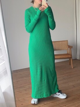 「ワンピース×スニーカー」｜「アイテム（PC・スマホグッズ/家電）」を使った、Creamさん（レディース・158cm）の春コーディネート