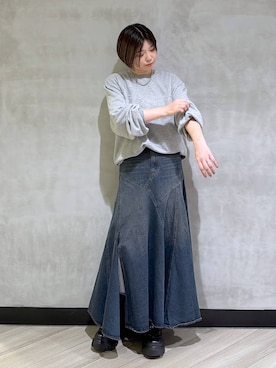 「PAGEBOY（ページボーイ）のアイテム（デニムスカート）」を使った、ミラさん（レディース・162cm）の秋コーディネート