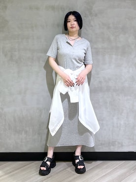 「PAGEBOY（ページボーイ）の≪S/M/Lの3サイズ展開≫ モードバックルスポサン（サンダル、ブラック系）」を使った、ミラさん（レディース・162cm）の春コーディネート